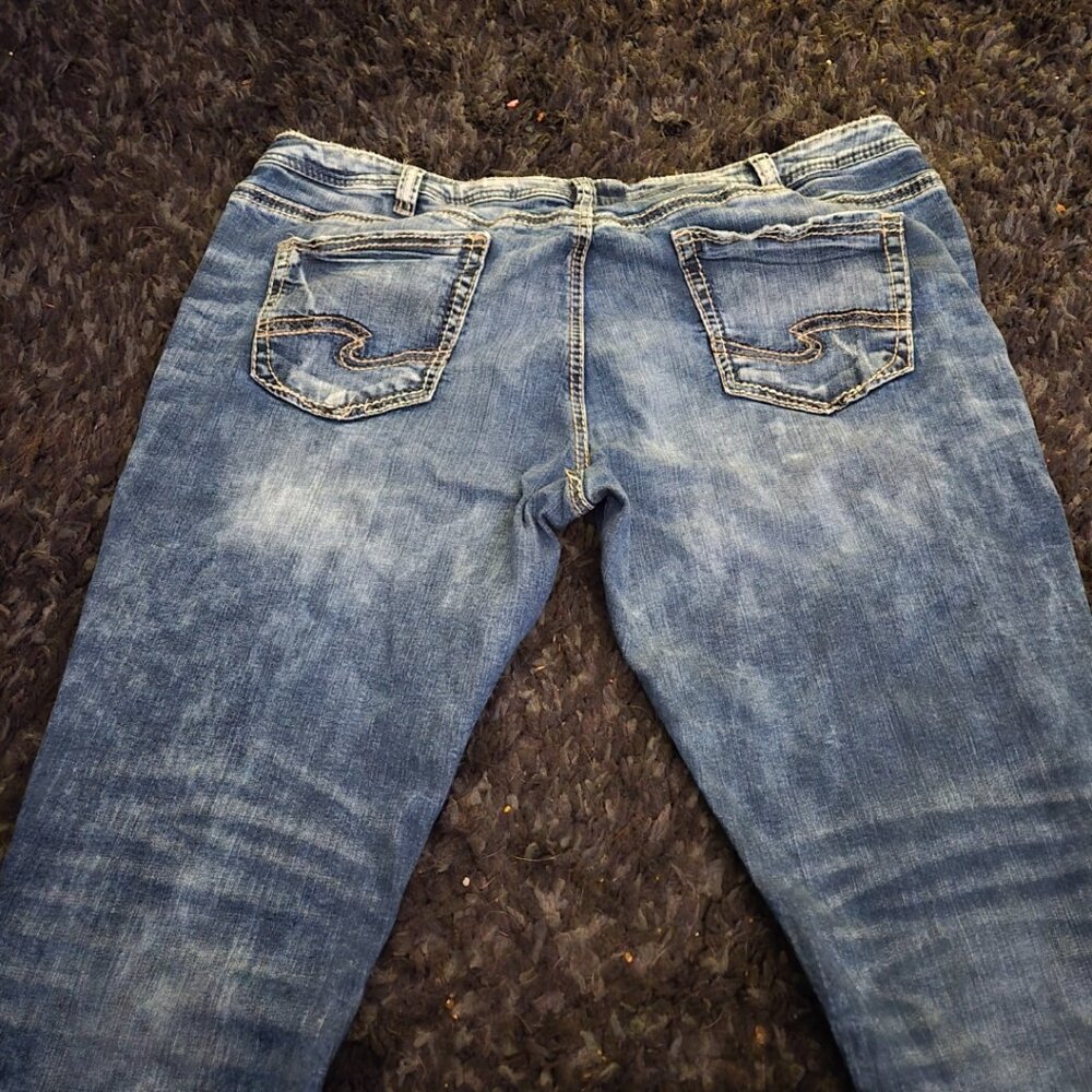 Women's relaxed fit jeans